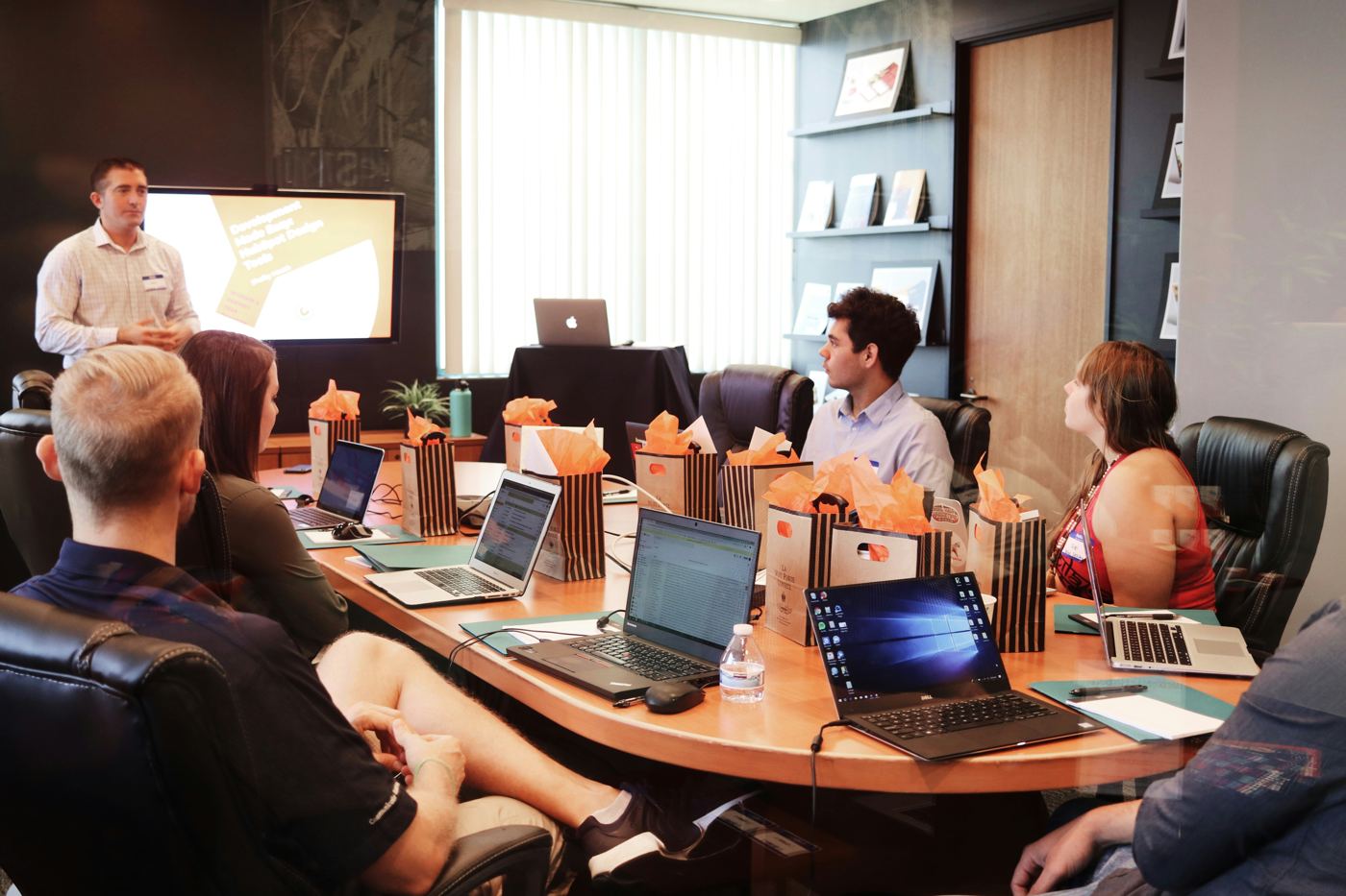 HighWin team discussing a partnership